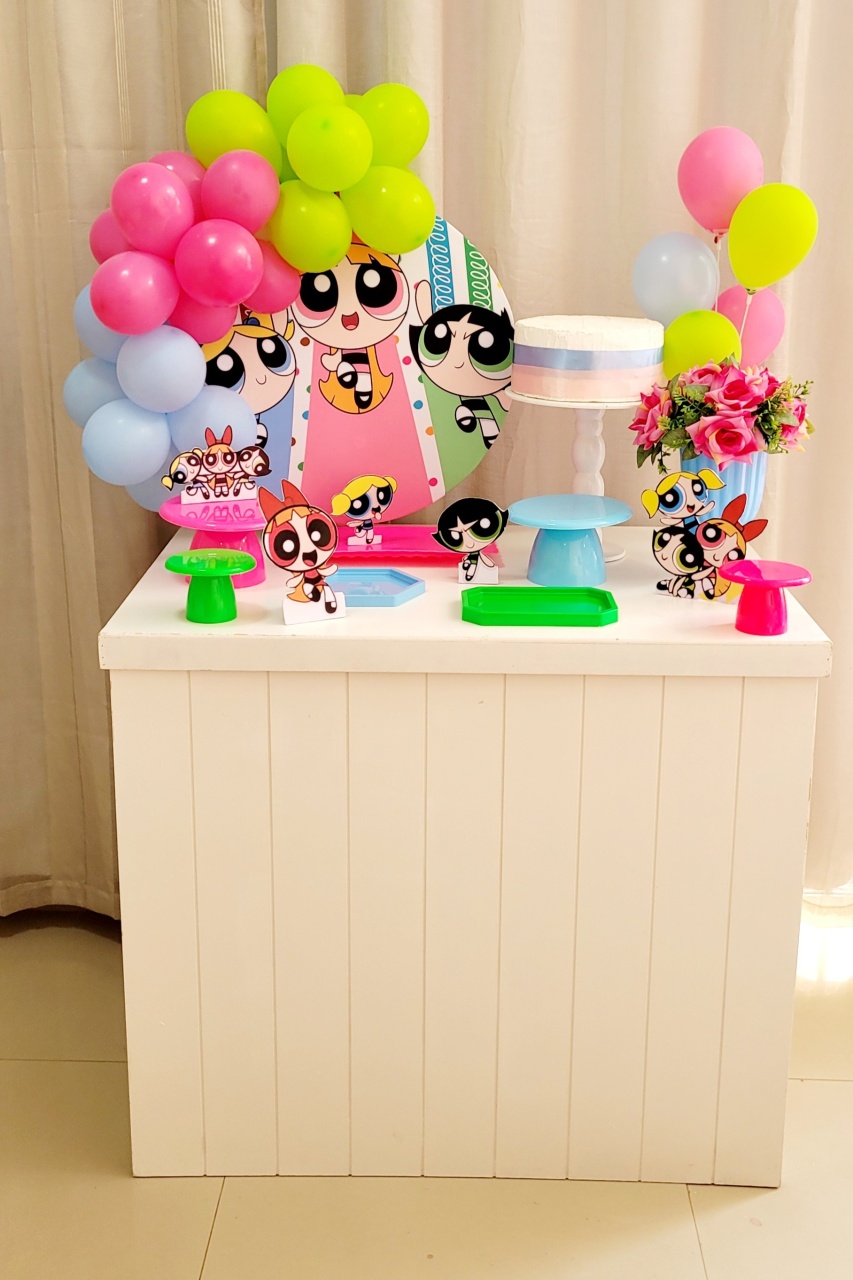 Kit Composto Com Balão - Meninas Super Poderosas  - É Só Um Bolinho Locações 