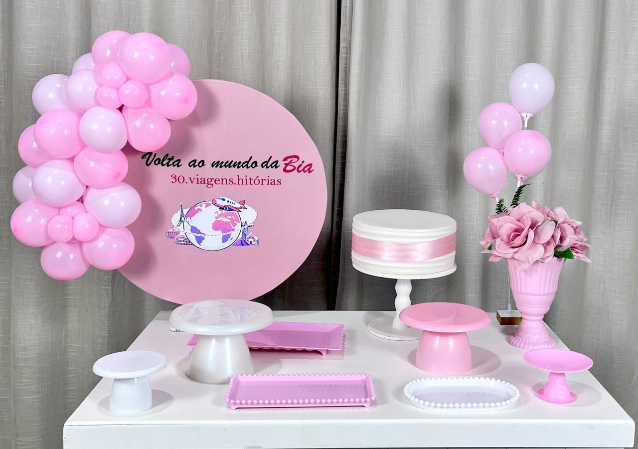 Kit Mesa Com Balão - Liso Rosa Bebe Personalizavel  - É Só Um Bolinho Locações 