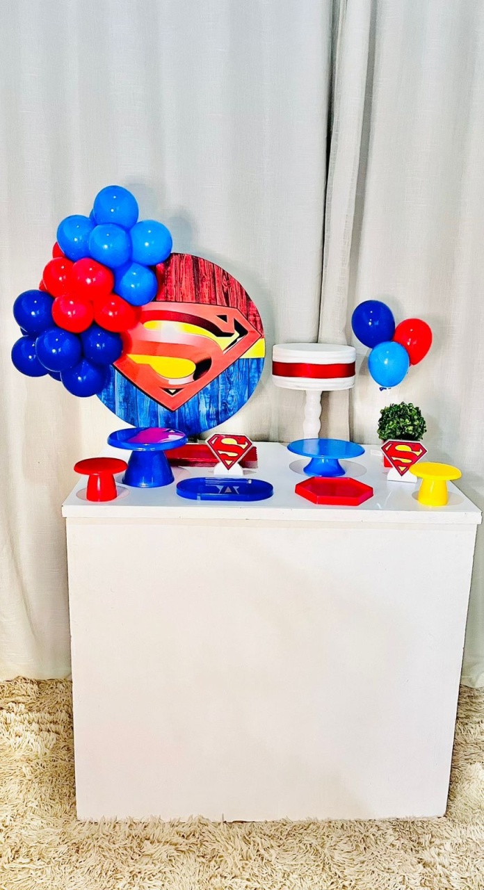 Kit Composto Com Balão - Superman 3 - É Só Um Bolinho Locações 