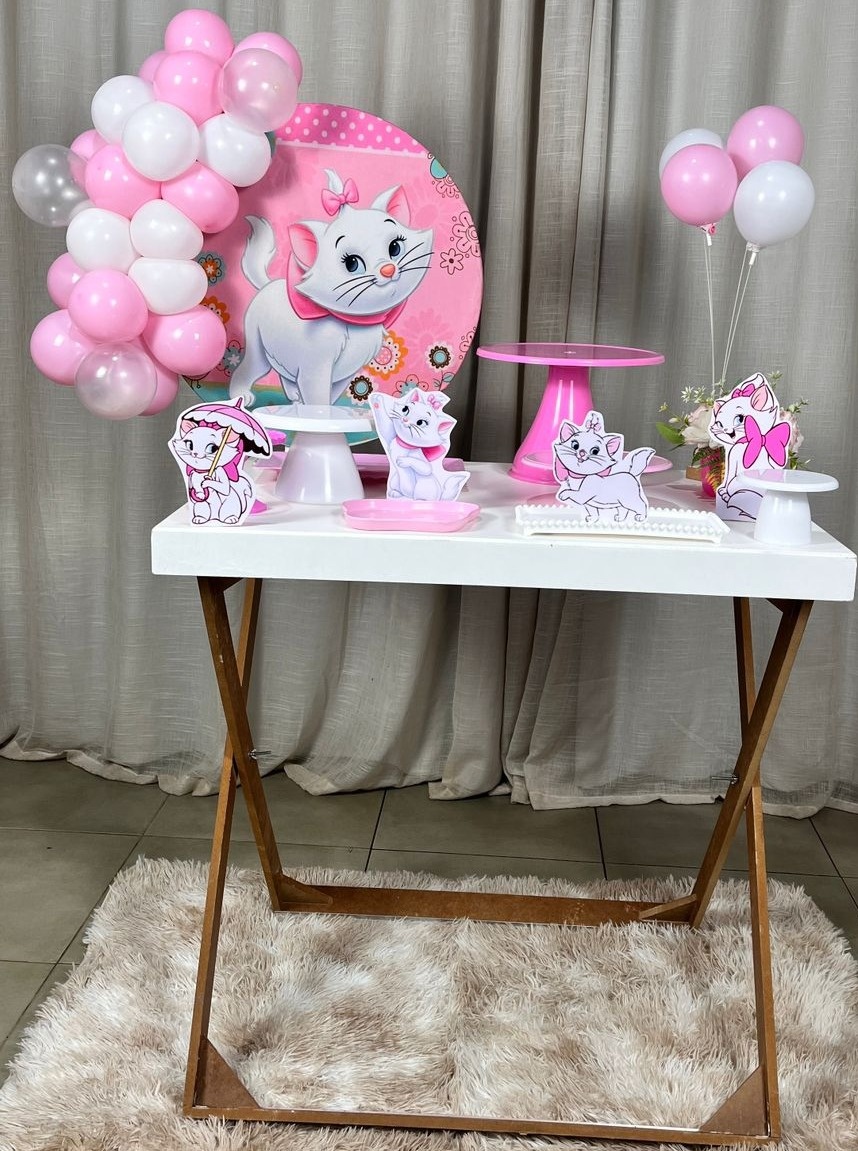 Kit Composto Com Balão - Gatinha Marie  - É Só Um Bolinho Locações 