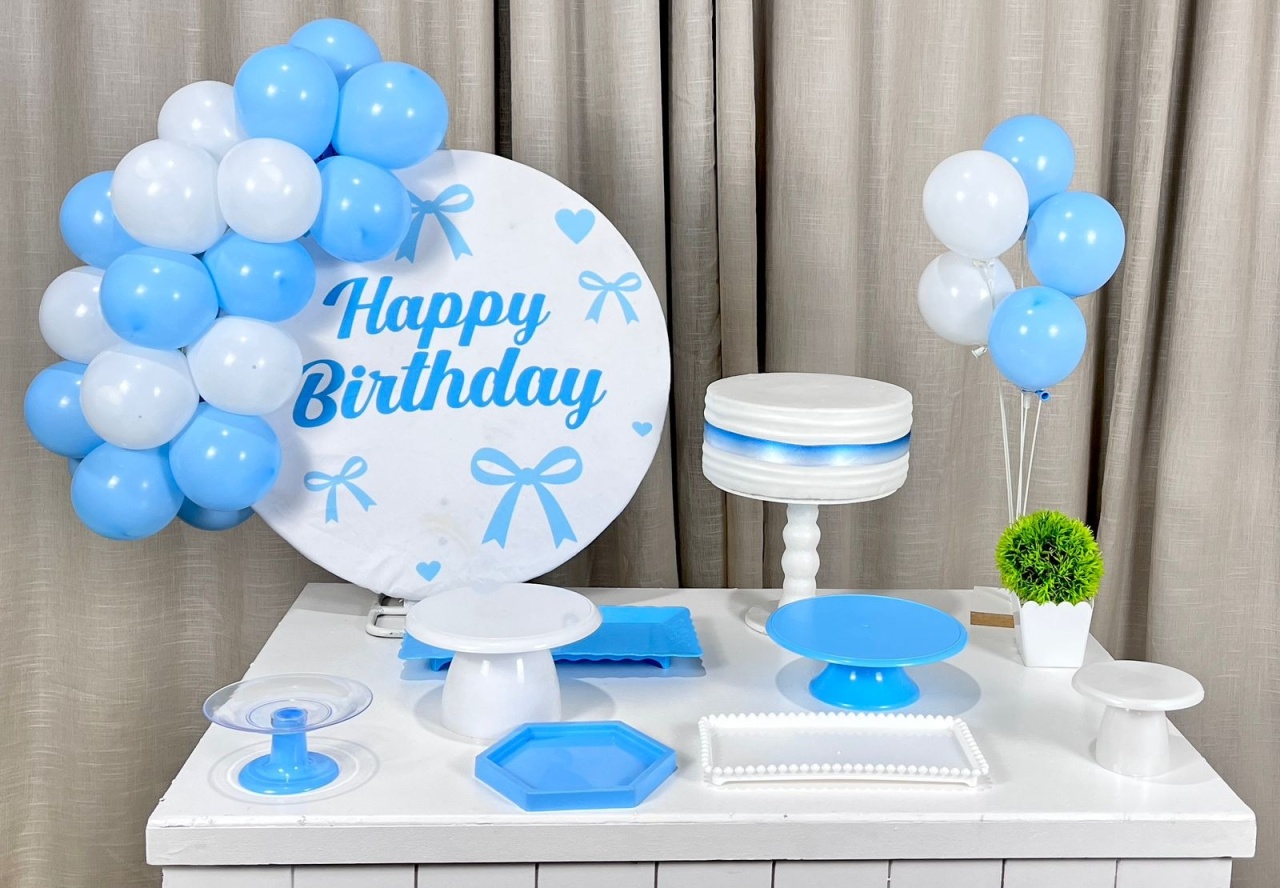 Kit Mesa Com Balão - Happy Birthday 15 - É Só Um Bolinho Locações 