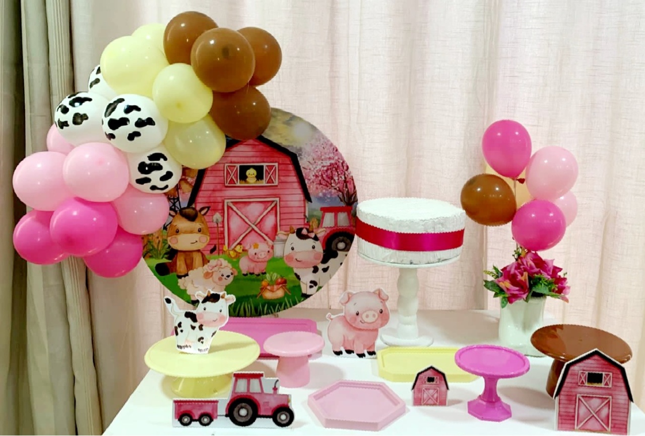 Kit Mesa Com Balão -  Fazendinha Feminino 1 - É Só Um Bolinho Locações 
