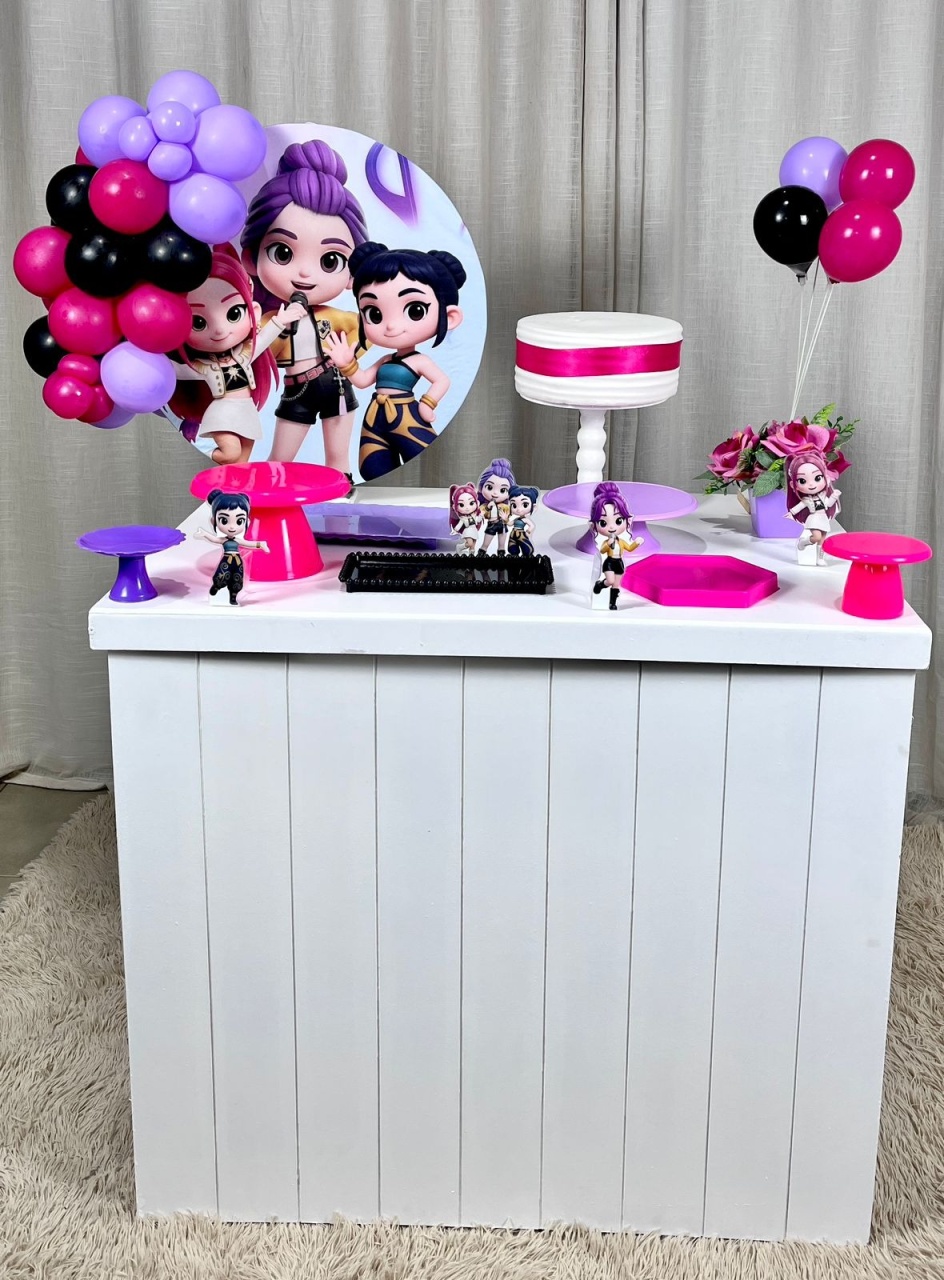 Kit Composto Com Balão - Guerreira Do Kpop Ai - É Só Um Bolinho Locações 