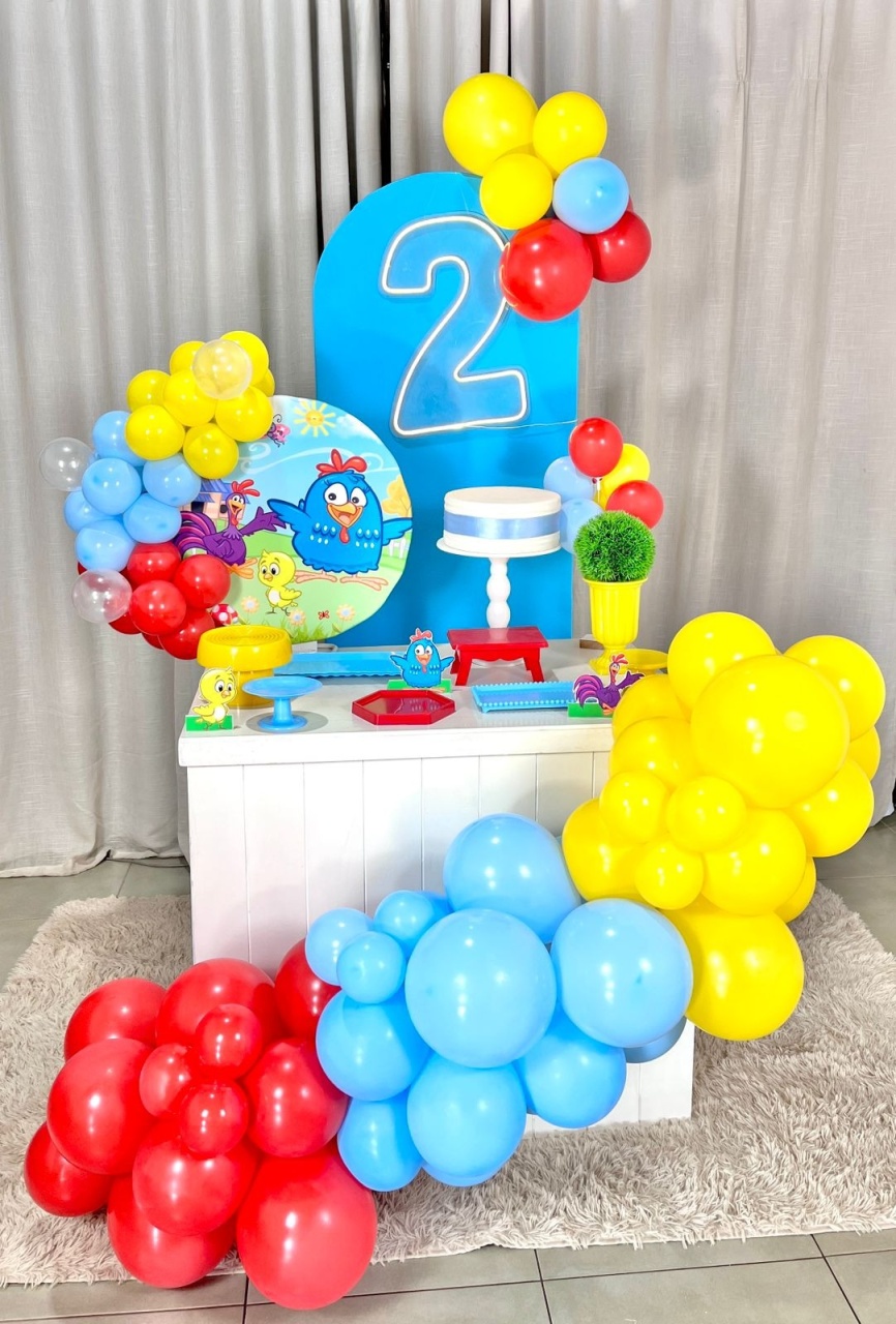 Mini Festa Gold Plus Com Led- Galinha Pintadinha Masculino  - É Só Um Bolinho Locações 
