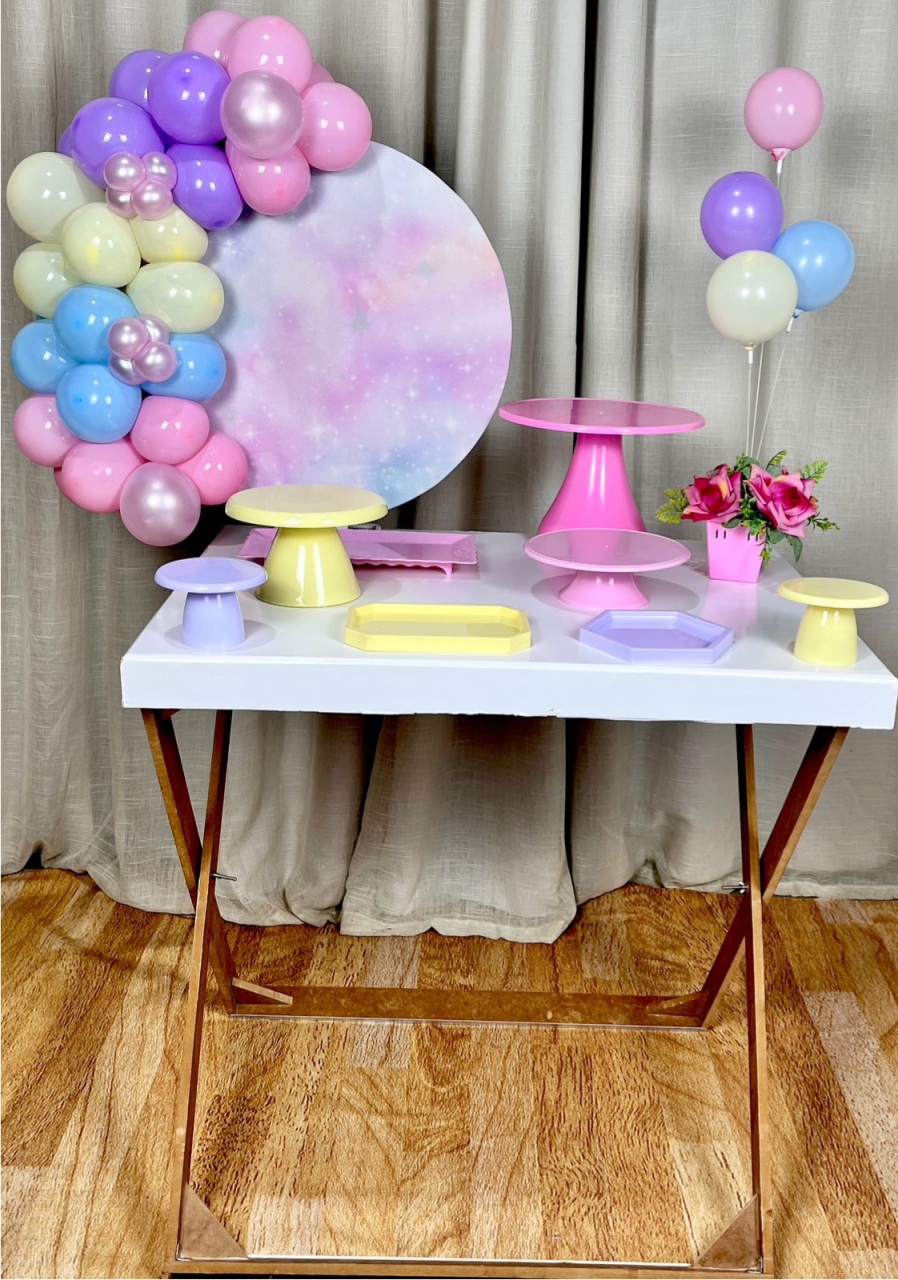 Kit Composto Com Balão - Tayday - É Só Um Bolinho Locações 
