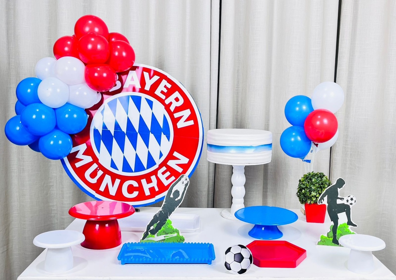 Kit Mesa Com Balão - Fc Bayern Munchen - É Só Um Bolinho Locações 