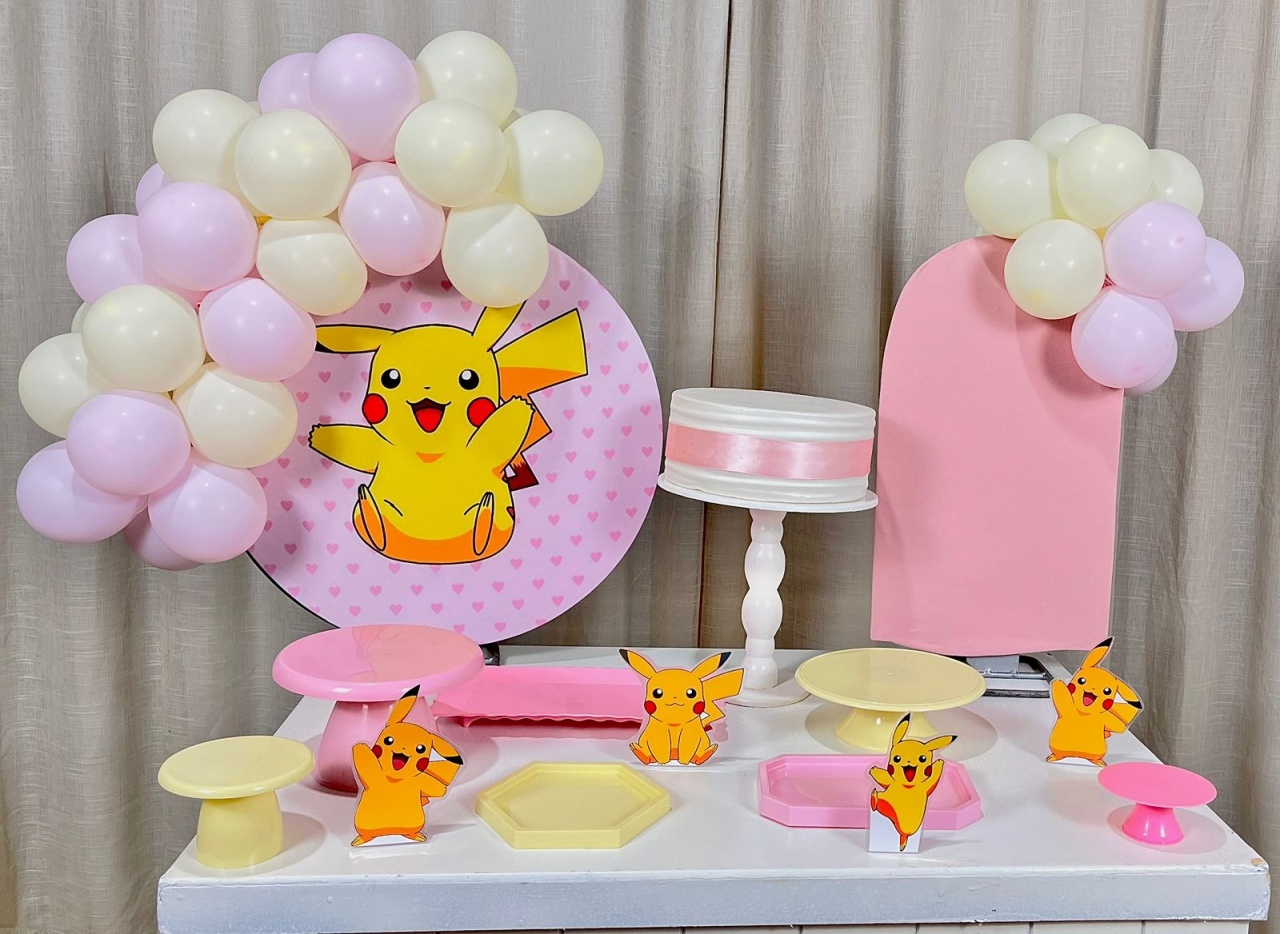 Kit Mesa Premium Com Balão - Pikachu  - É Só Um Bolinho Locações 