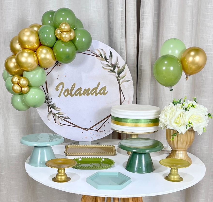 Kit Mesa Com Balão -  Flores Personalizado 10 - É Só Um Bolinho Locações 