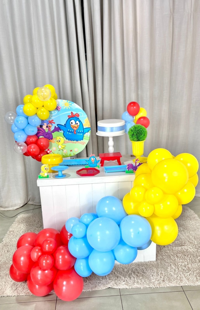Mini Festa Gold Basic Com Led - Galinha Pintadinha Masculino  - É Só Um Bolinho Locações 