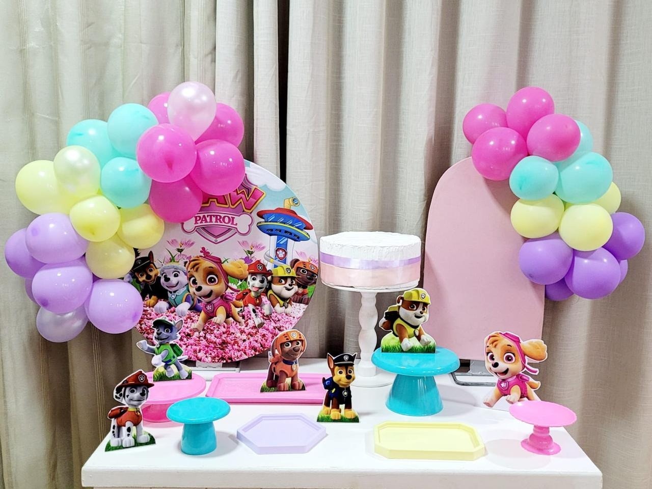 Kit Mesa Premium Com Balão - Patrulha Canina 5 - É Só Um Bolinho Locações 