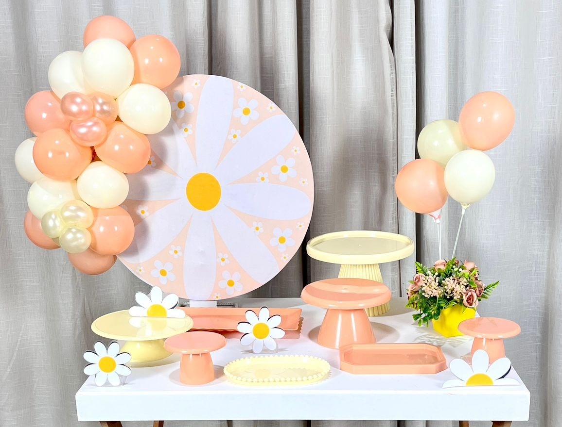 Kit Mesa Com Balão -  Margarida 1 - É Só Um Bolinho Locações 