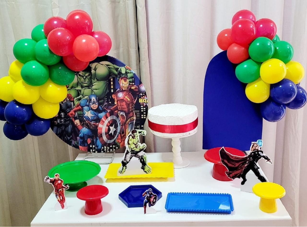 Kit Mesa Premium Com Balão - Vingadores 2 - É Só Um Bolinho Locações 