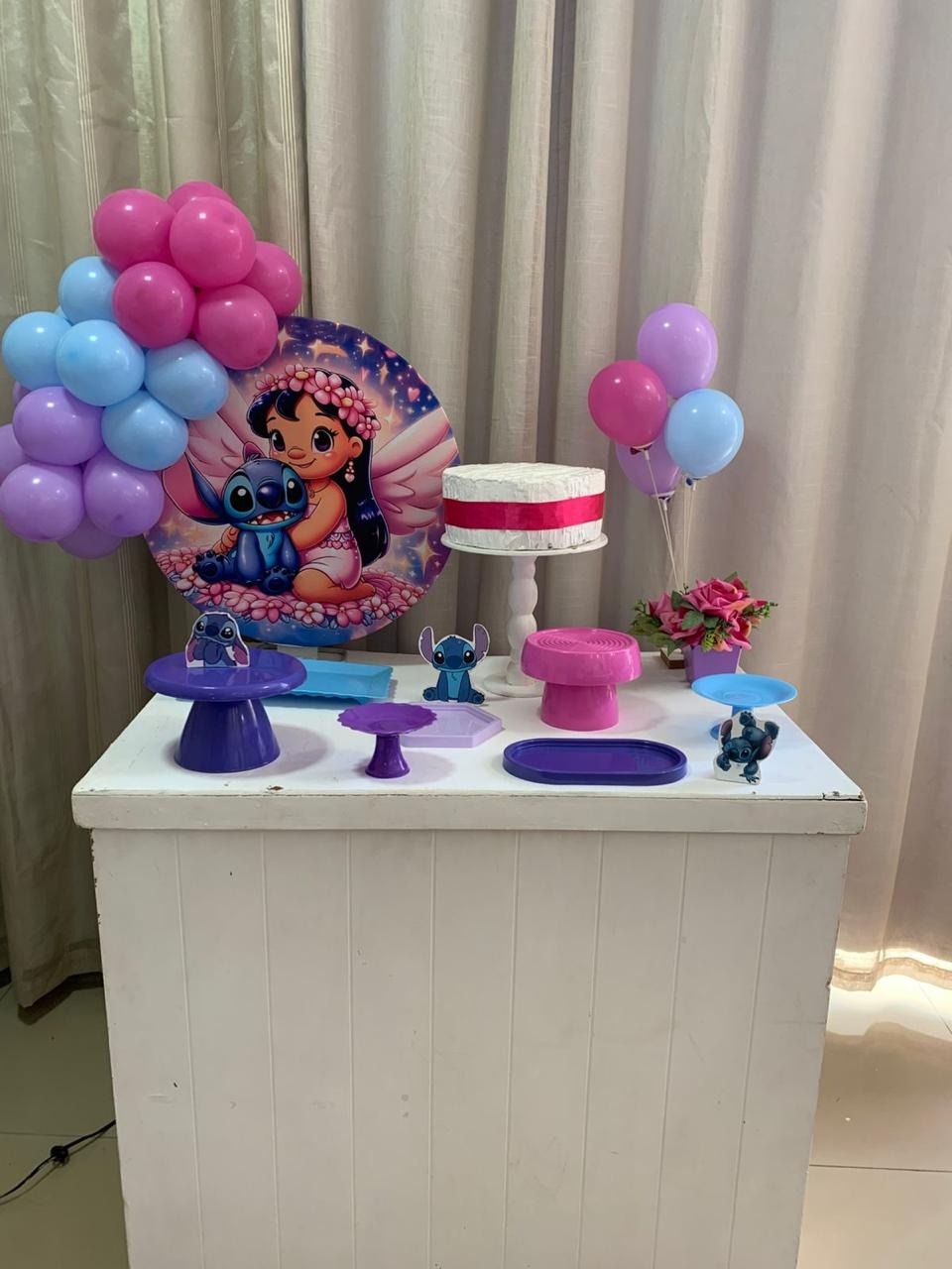 Kit Composto Com Balão - Stitch E Lilo 3 - É Só Um Bolinho Locações 