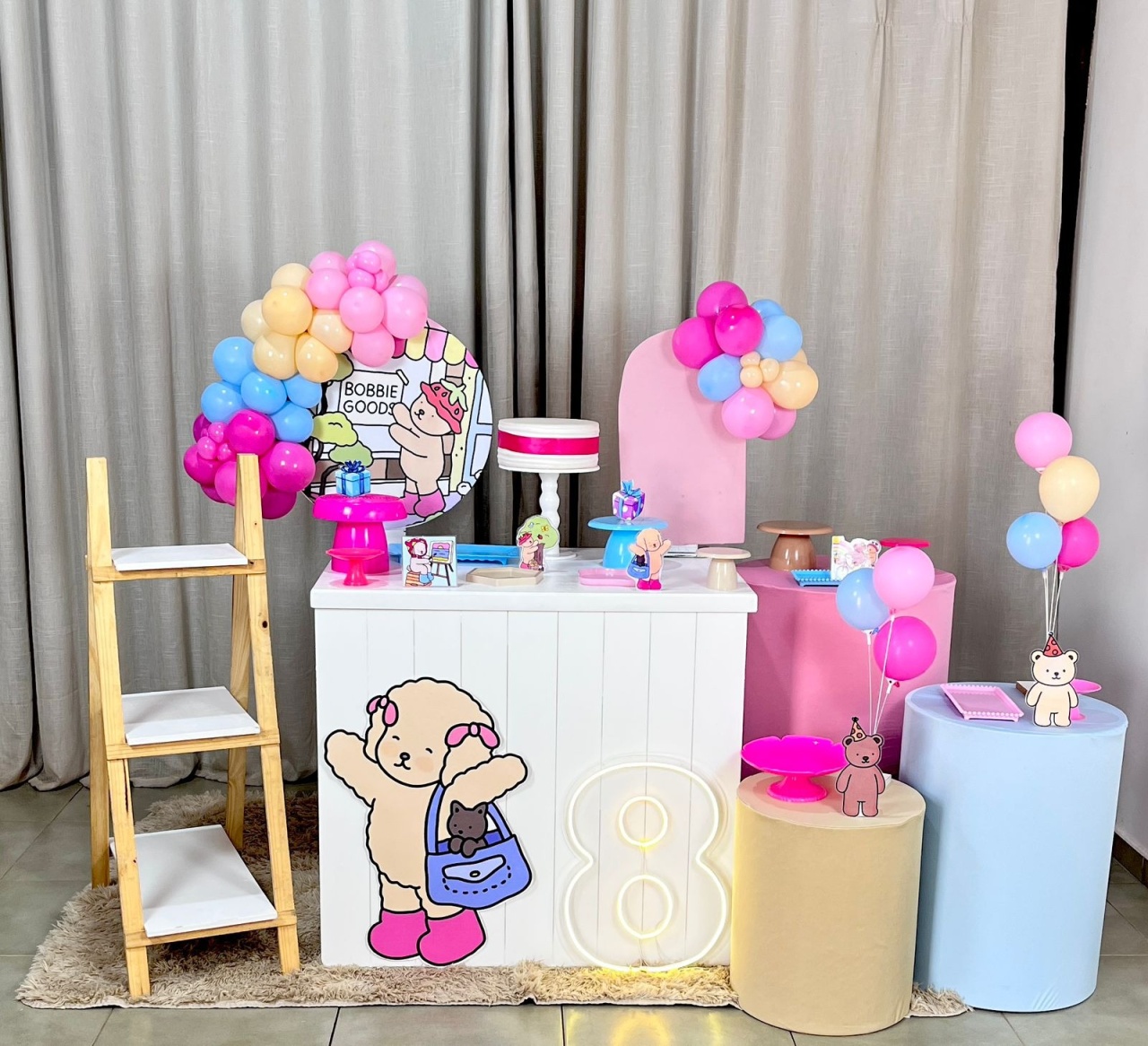 Kit Mini Festa Premium Com Led - Bobbie Guds  - É Só Um Bolinho Locações 