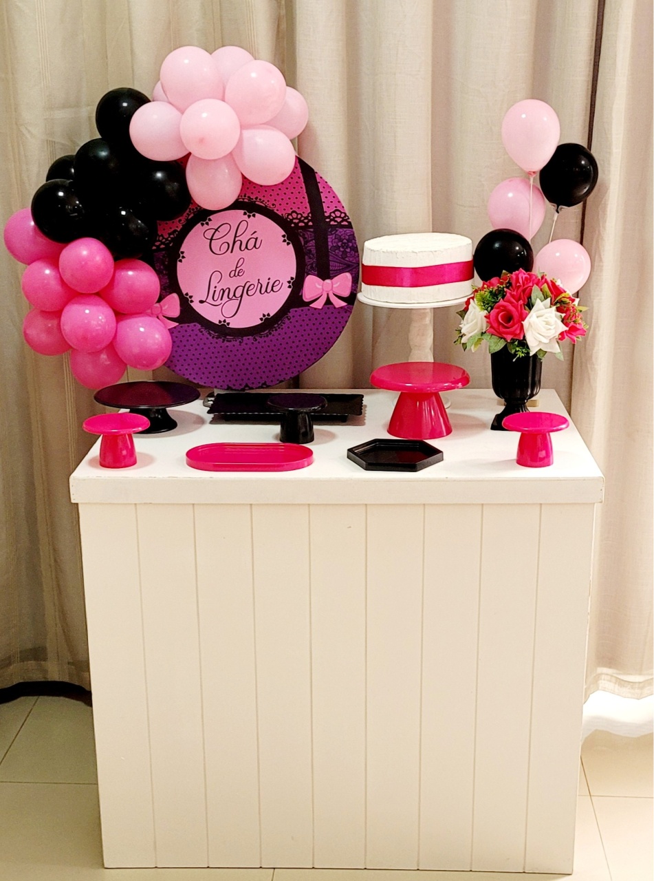 Kit Composto Com Balão - Chá de Lingerie  - É Só Um Bolinho Locações 