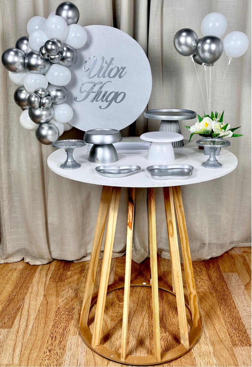Kit Composto Com Balão - Liso Branco Personalizado - É Só Um Bolinho Locações 