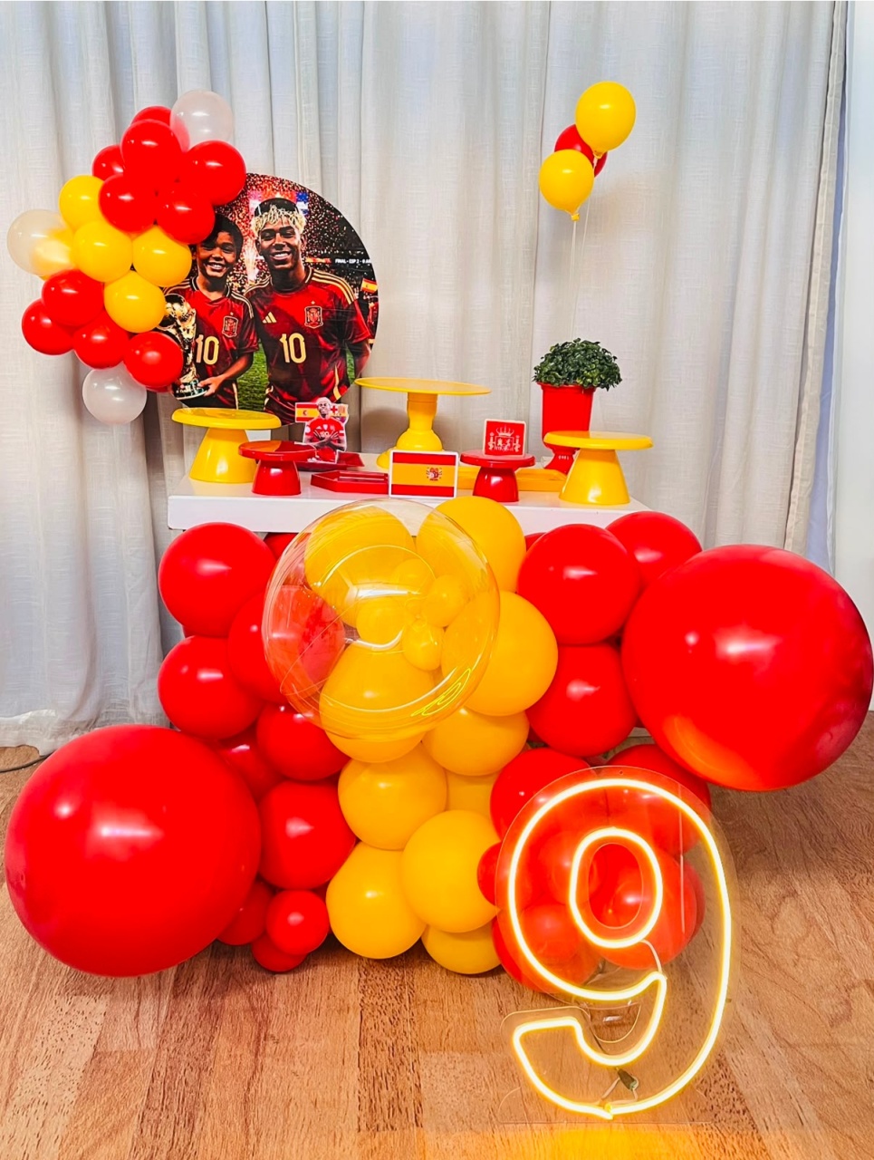 Kit Composto Gold Com Led -Lamen Yamal Espanha - É Só Um Bolinho Locações 