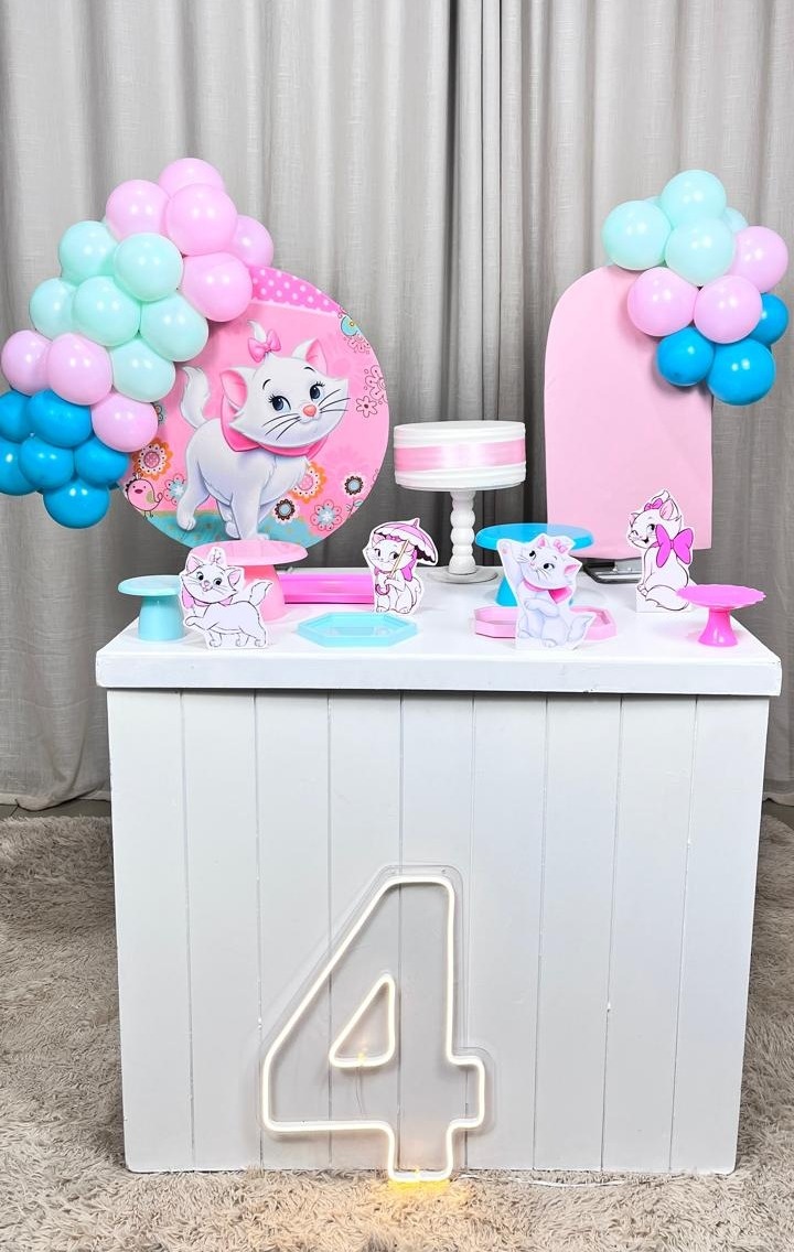 Kit Mini Festa Basic Com Balão - Gatinha Marie  - É Só Um Bolinho Locações 