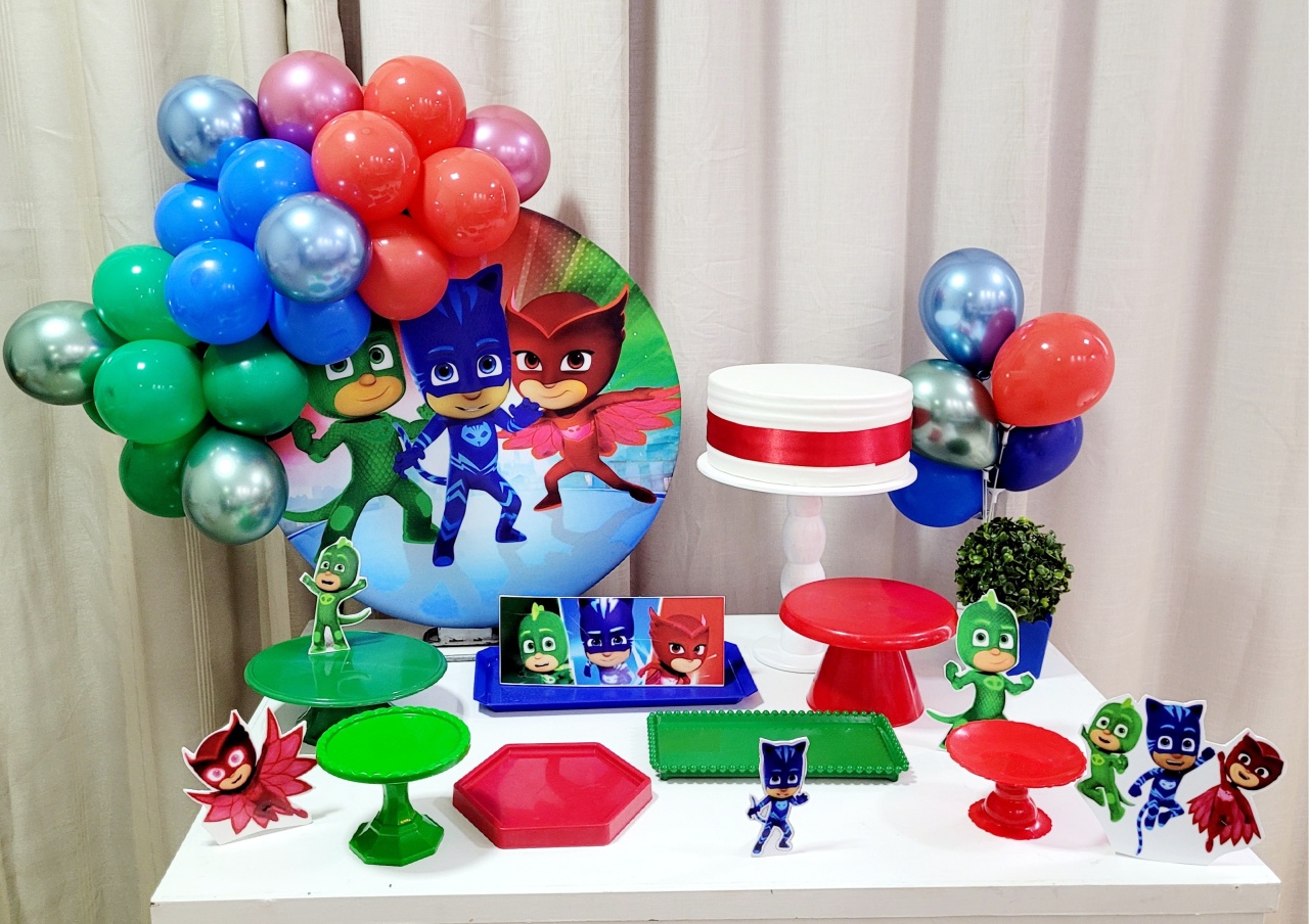 Kit Mesa Com Balão -  Pj Masks - É Só Um Bolinho Locações 