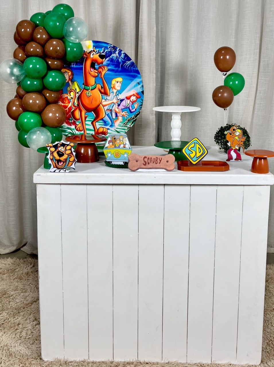 Kit Composto Com Balão -  Scooby - É Só Um Bolinho Locações 