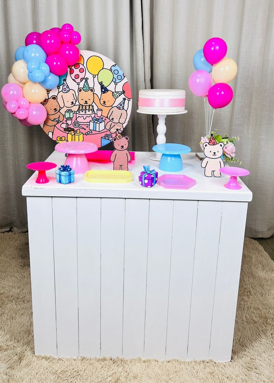 Kit Composto Com Balão - Bobbie Guds 3 - É Só Um Bolinho Locações 