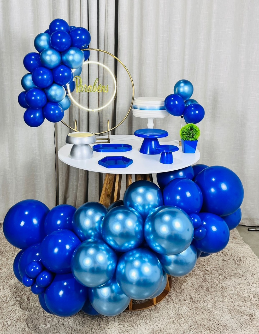 Kit Composto Com Balão - Arco Vazado Personalizado  - É Só Um Bolinho Locações 