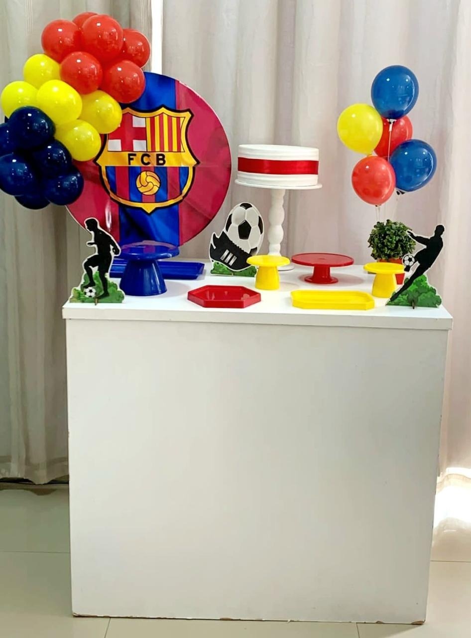 Kit Composto Com Balão - Barcelona   (Cópia) - É Só Um Bolinho Locações 