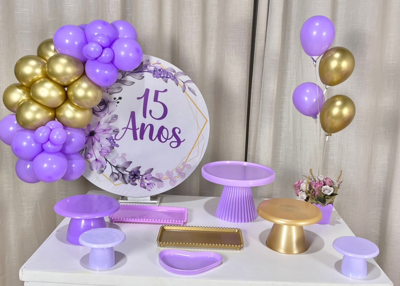 Kit Mesa Com Balão - 15 Anos 2 - É Só Um Bolinho Locações 