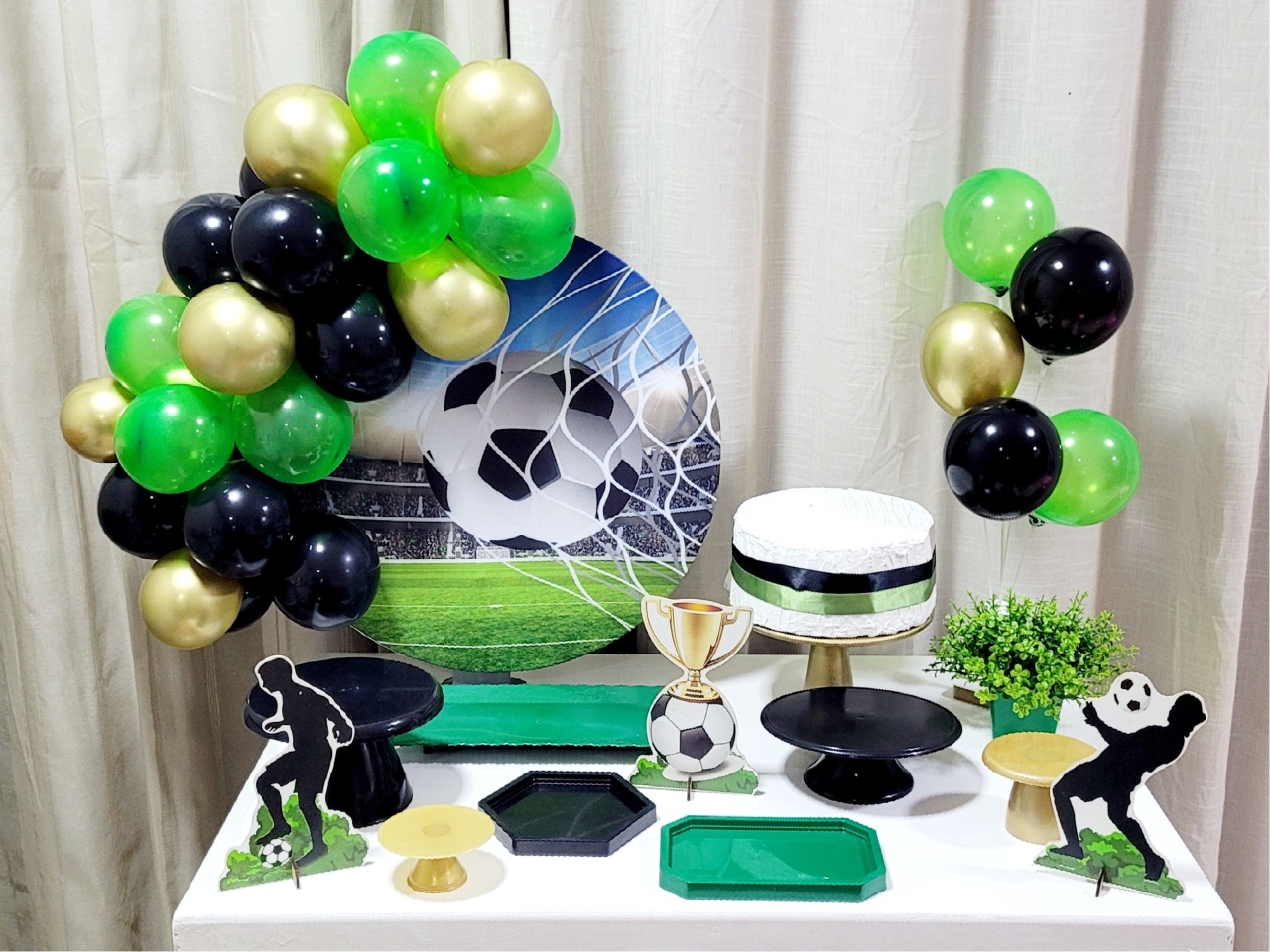 Kit Mesa Com Balão -  Futebol 2 - É Só Um Bolinho Locações 