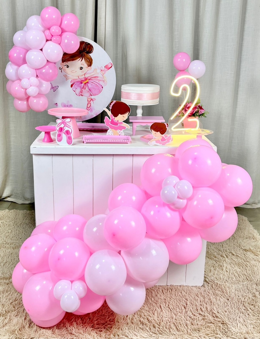Mini Festa Gold Basic Com Led - Bailarina Aquarelada  - É Só Um Bolinho Locações 