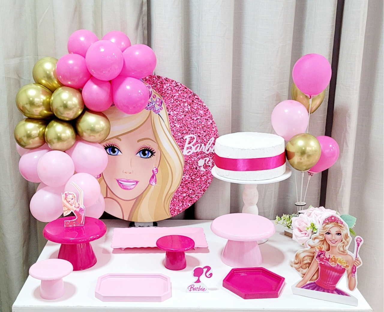 Kit Mesa Com Balão- Barbie 2 - É Só Um Bolinho Locações 