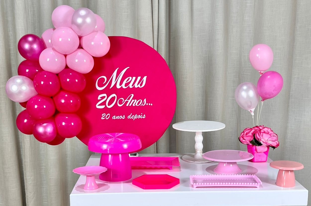 Kit Mesa Com Balão - Liso Rosa Pink Personalizado - É Só Um Bolinho Locações 