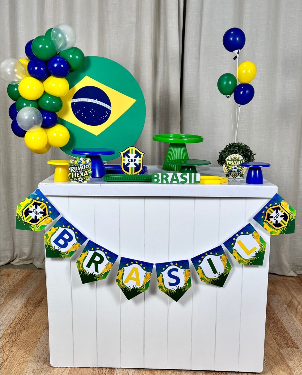 Kit Composto Com Balão -  Brasil Com Banderola - É Só Um Bolinho Locações 