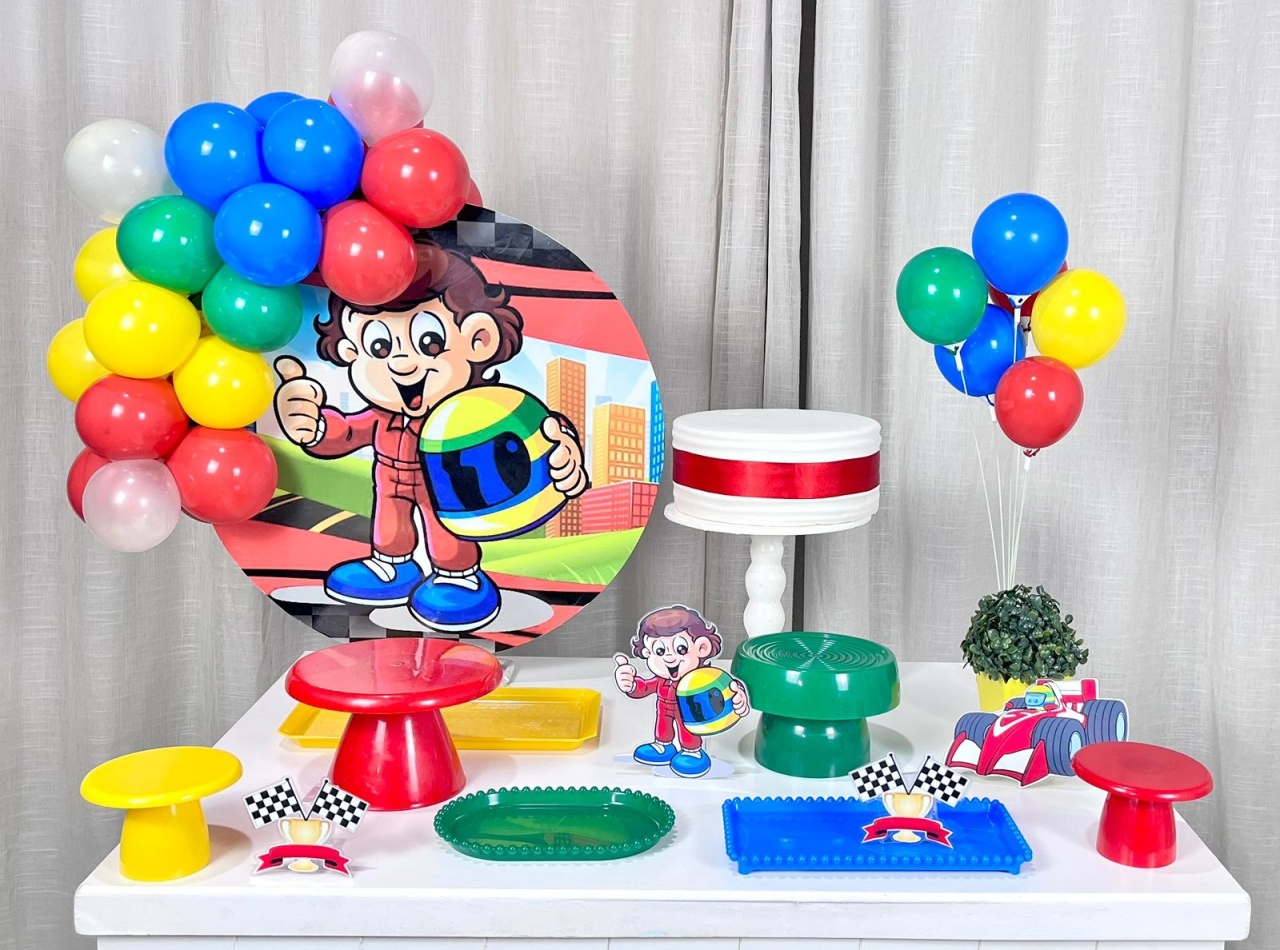 Kit Mesa Com Balão -  Seninha  - É Só Um Bolinho Locações 