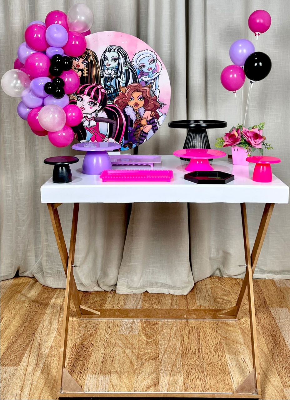 Kit Composto Com Balão - Monster High - É Só Um Bolinho Locações 