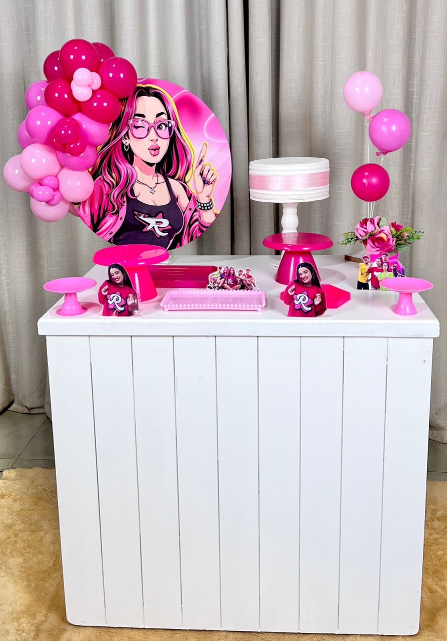 Kit Composto Com Balão -  Emilly Vick - É Só Um Bolinho Locações 