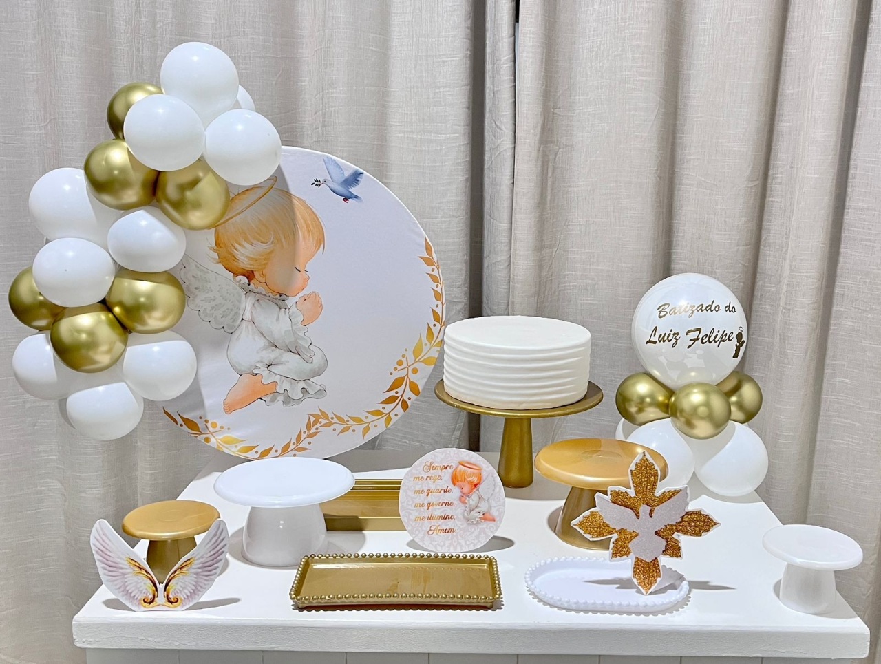 Kit Mesa Box de Balão - Batizado 1 - É Só Um Bolinho Locações 