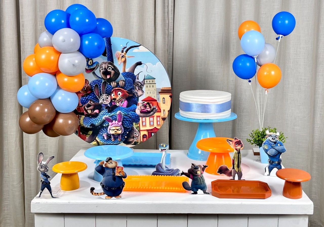 Kit Mesa Com Balão  - Zootopia  - É Só Um Bolinho Locações 