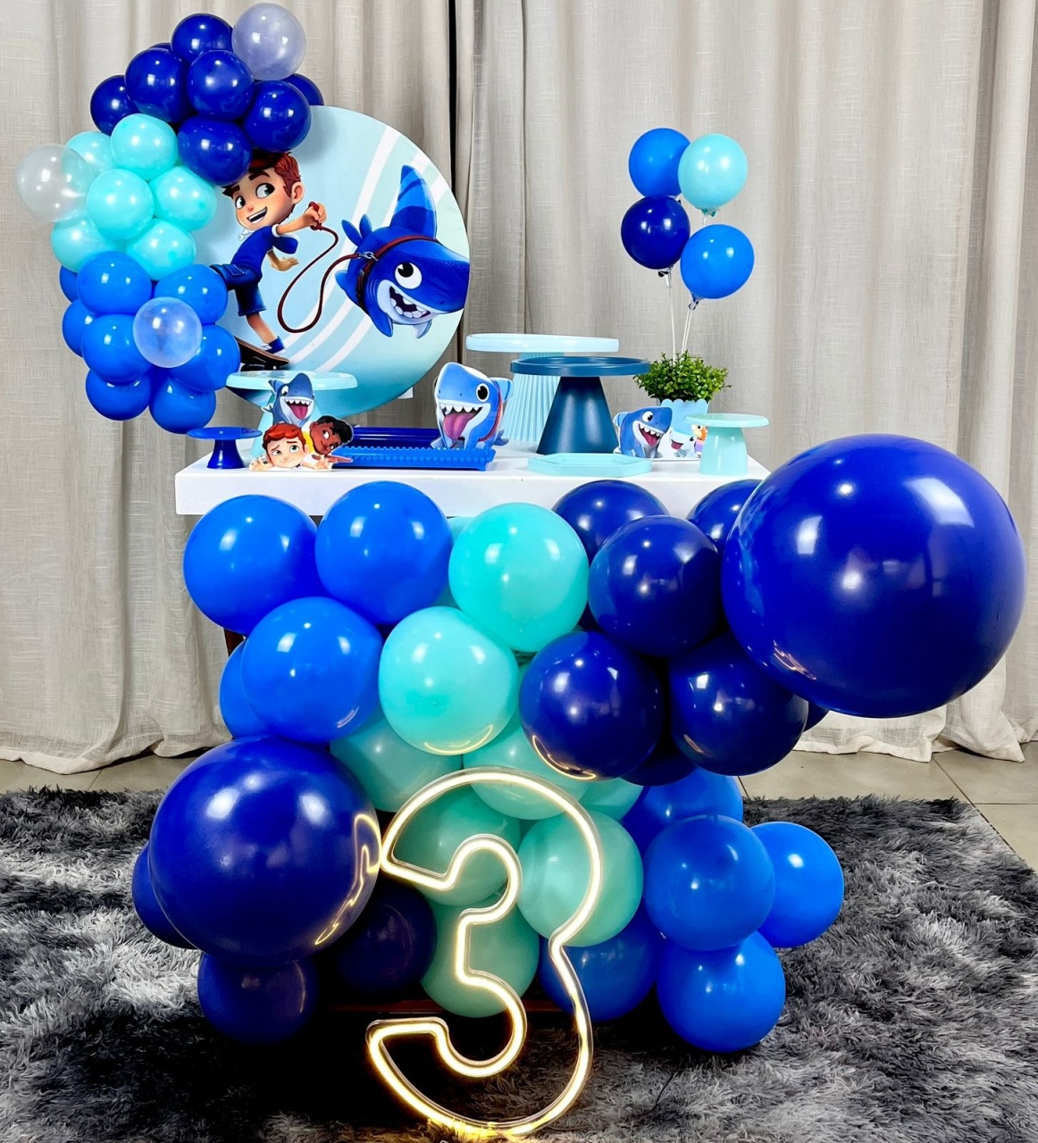 Kit Composto Gold Com Led - Tubacão - É Só Um Bolinho Locações 