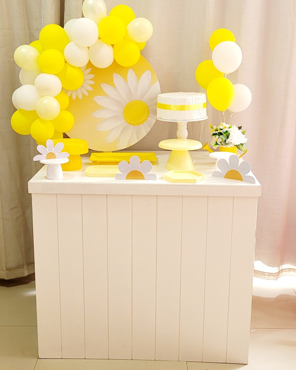 Kit Composto Premium Com Balão - Margarida 2 - É Só Um Bolinho Locações 