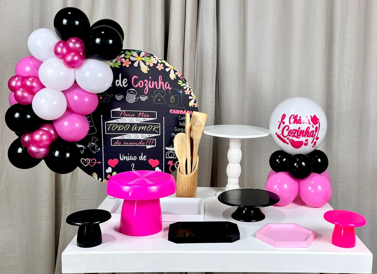 Kit Mesa Box de Balão - Chá de Cozinha  - É Só Um Bolinho Locações 