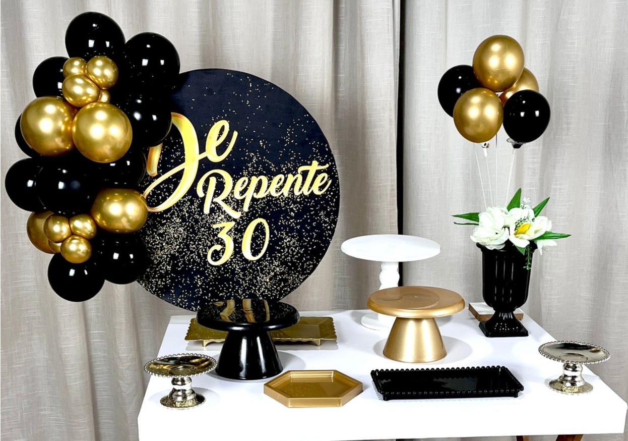 Kit Mesa Com Balão - de Repente 30  - É Só Um Bolinho Locações 