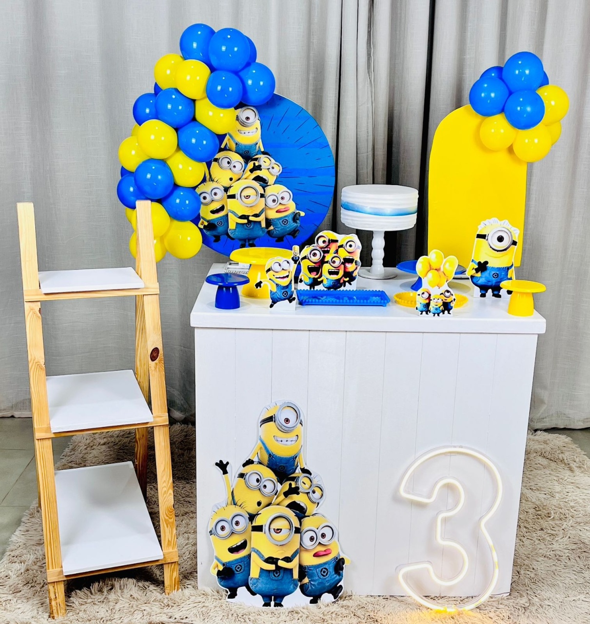 Kit Mini Festa Standard Com Balão - Minions Masculino - É Só Um Bolinho Locações 