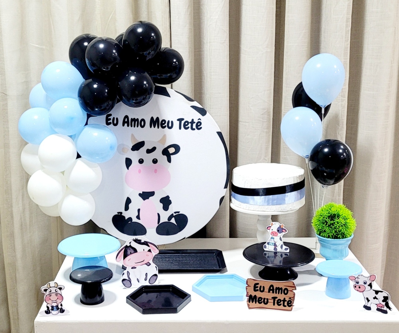 Kit Mesa Com Balão - Eu Amo Meu Tetê - É Só Um Bolinho Locações 