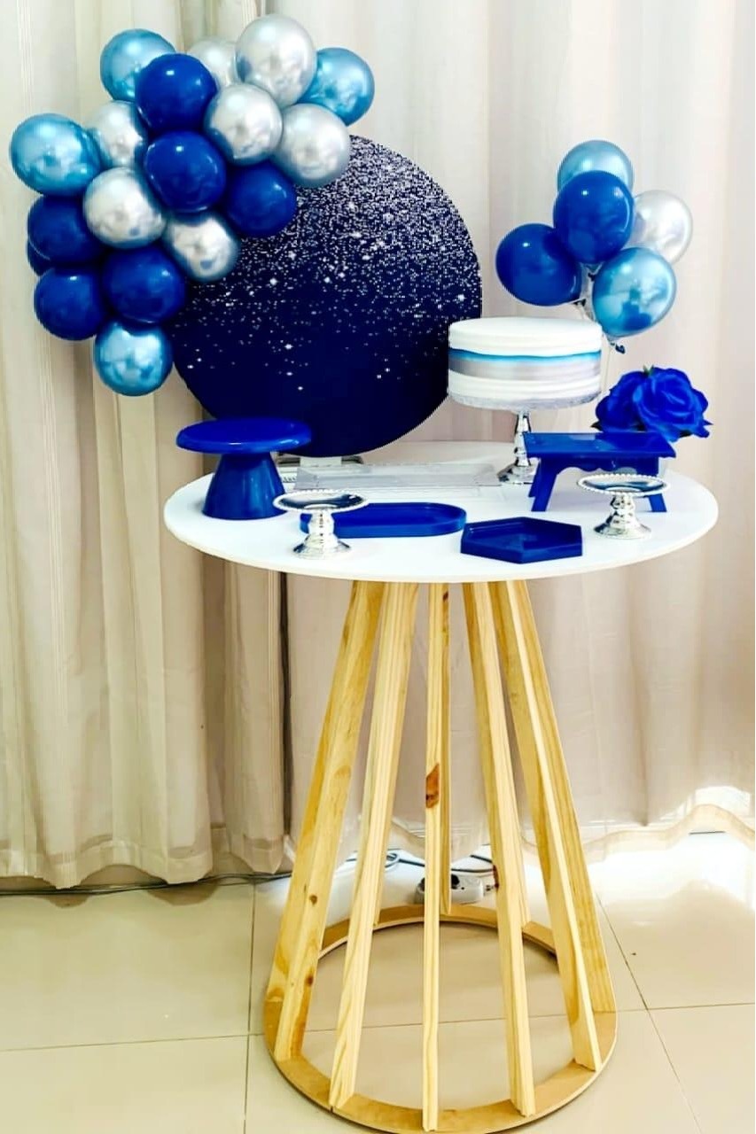 Kit Composto Com Balão - Degrade Azul  - É Só Um Bolinho Locações 