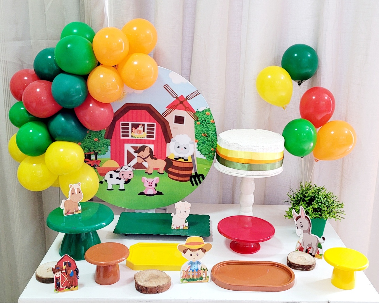 Kit Mesa Com Balão -  Fazendinha 1 - É Só Um Bolinho Locações 