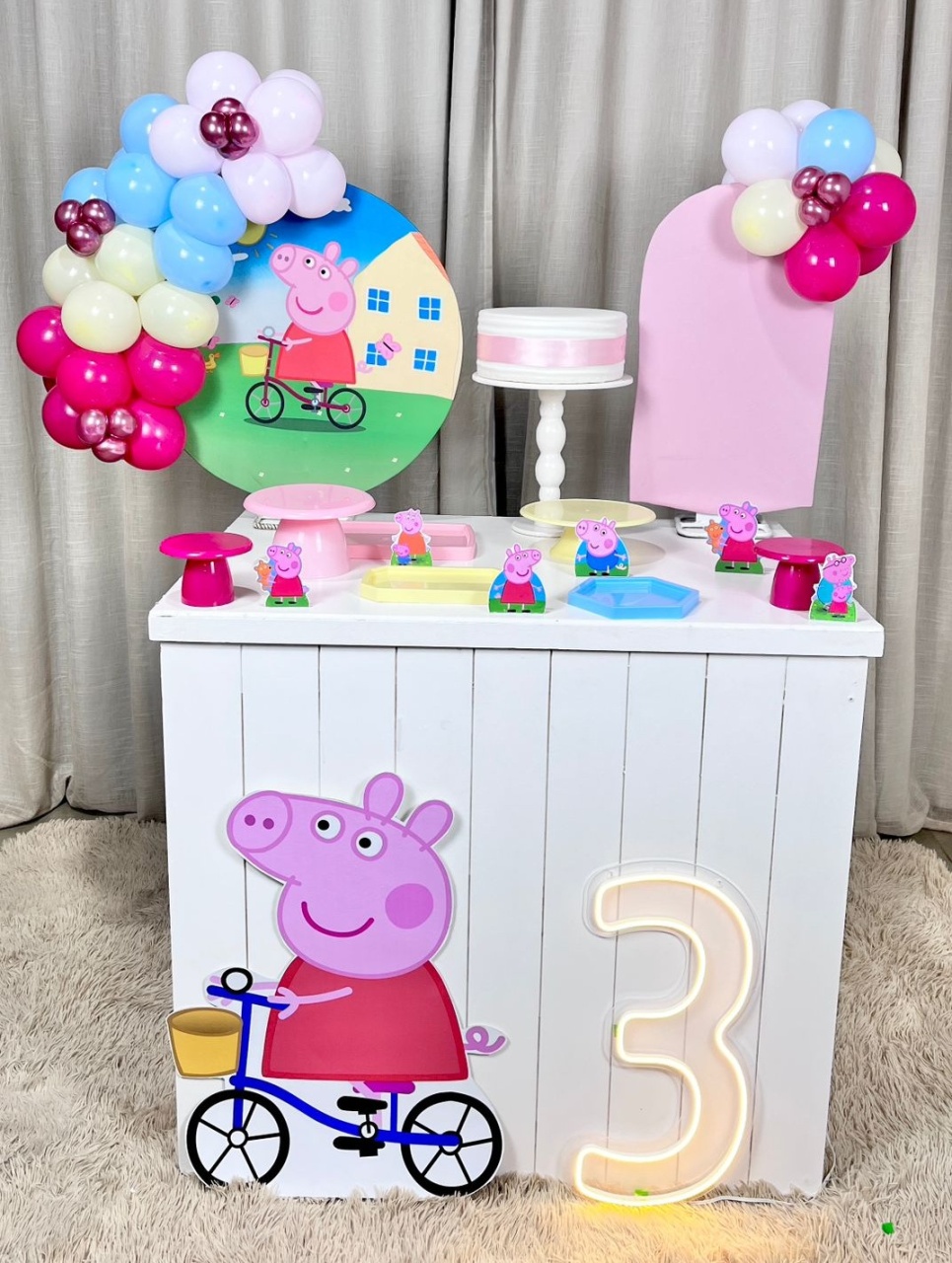 Kit Mini Festa Basic Com Balão - Peppa Pig 1 - É Só Um Bolinho Locações 
