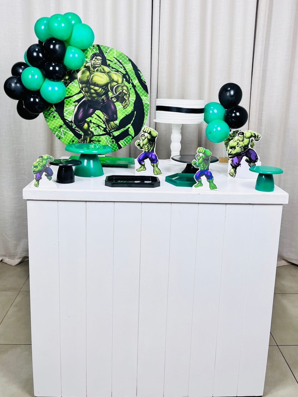 Kit Composto Com Balão - Hulk 1 - É Só Um Bolinho Locações 