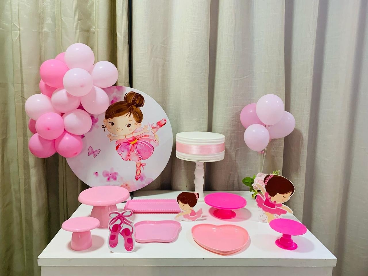 Kit Mesa Com Balões  - Bailarina Aquarelada - É Só Um Bolinho Locações 