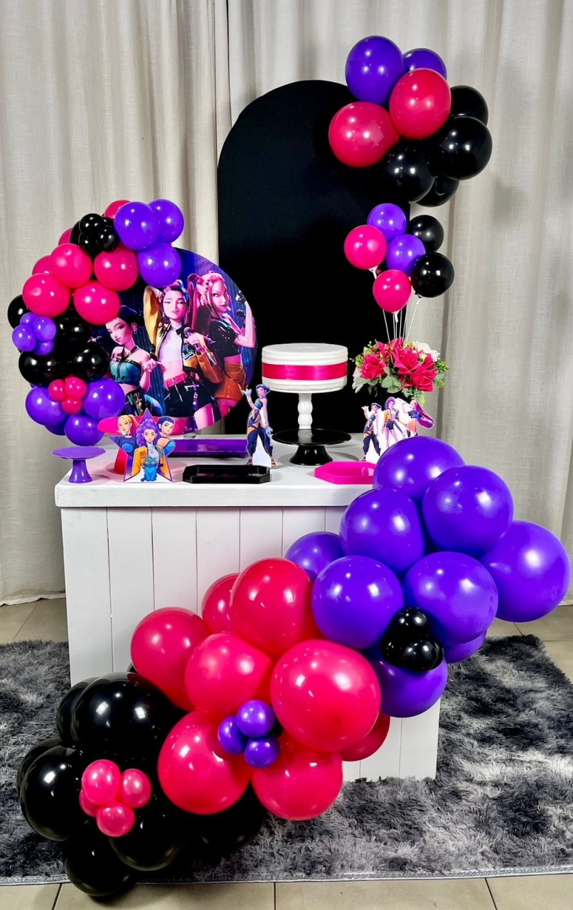 Mini Festa Gold Plus Sem Led - Guerreira Do Kpop  - É Só Um Bolinho Locações 